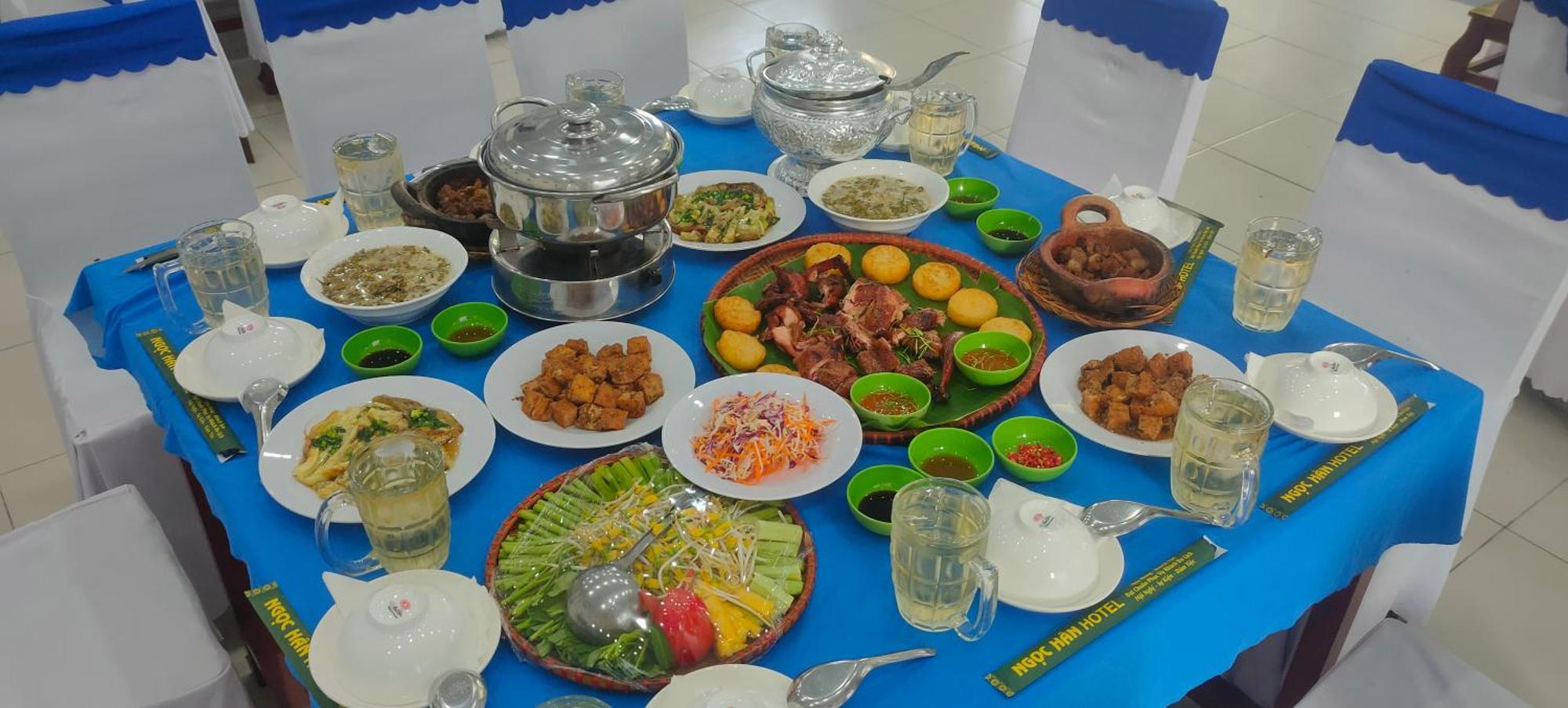 Khach San Ngoc Han Ap Vinh Phu Eksteriør bilde